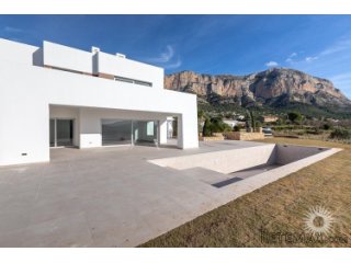  A luxury 4 bedroom, 4..