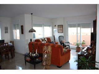 3 Bed Apartment for sale in Calahonda