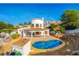 This beautiful family villa for sale in sought after..