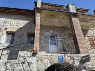 Crikvenica- Grižane, kamena kuća sa dva apartmana