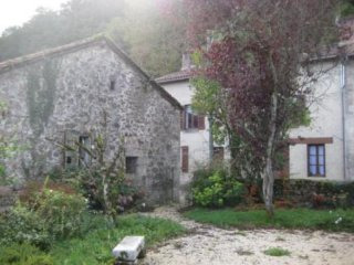 Country House with Pond For Sale