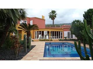 4 Bedrooms - Villa - Adeje - For Sale
