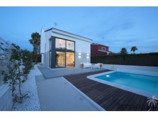 These ultra modern villas are within walking distance of..