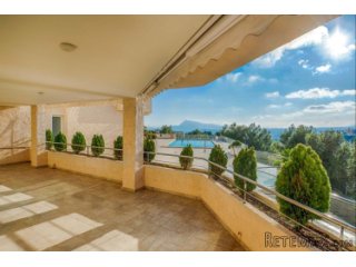 Large apartment of 165m2 located in a quiet area of Altea..