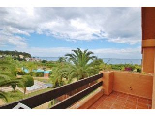2 Bedroom Middle Floor Apartment