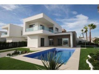 3 Bedroom 3 Bathroom Villa In Los..