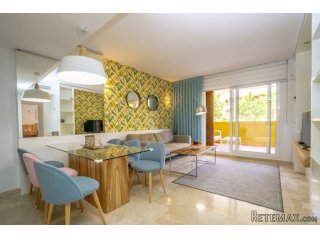 Casi nuevo apartamento en planta baja en Punta Prima, La..