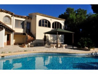 Villa set in the quiet neighbourhood of Balcón al Mar in..