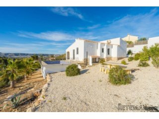 This excellent value property, completely renovated with a..
