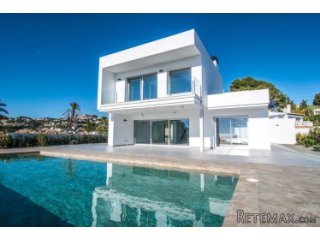  Luxury new build villa of modern..