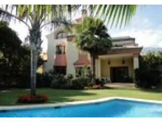 5 Bedrooms - Villa - Malaga - For Sale