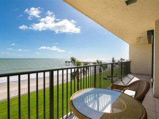 2 bedroom Flat For Sale: 4800 Highway..
