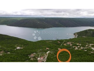 Investicijsko zemljište za više objekata sa pogledom na more