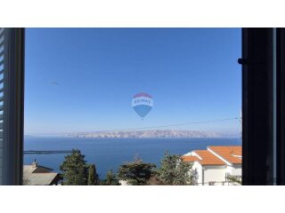 Senj- adaptirani stan s pogledom na more