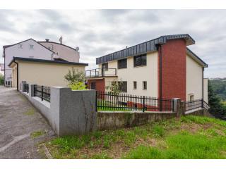 7 bedroom Villa For Sale: Zagreb..
