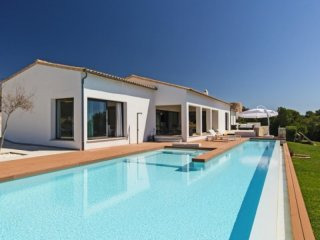 Excellent Quality Villa With Impressive..