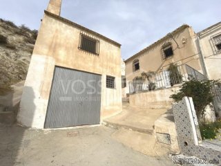 EXCLUSIVE FOR VOSS HOMES - A very interesting, 2 storey..