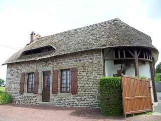 Thatched Cottage in Small Village