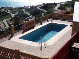4 bedroom, 2 bathroom Townhouse, (build..