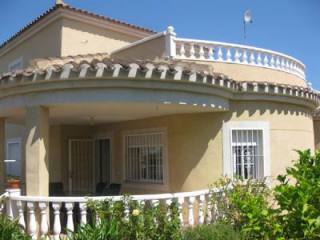 4 Bedrooms - Villa - Alicante - For Sale