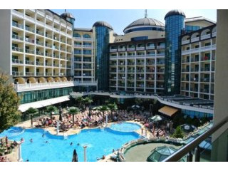 2 BED/2 BATH apartment with fantastic..