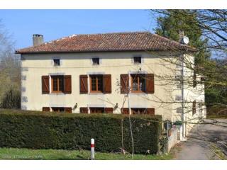 4 Bedroom Charentaise Property Near..