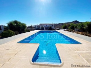 EXCLUSIVE TO VOSS HOMES - AN UP AND RUNNING B&B / GUEST..