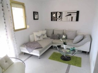 2 Bedroom 1 Bathroom Apartment In..