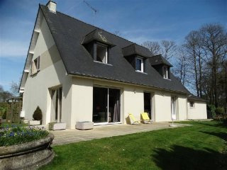 Neat and Tidy Detached Hosue