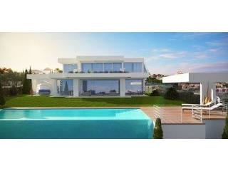 4 Bedrooms - Land - Malaga - For Sale