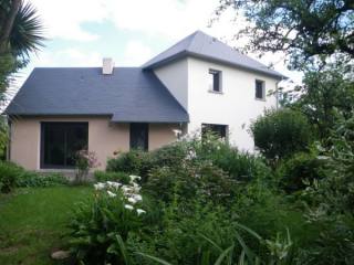 Good Quality House with Private Drive