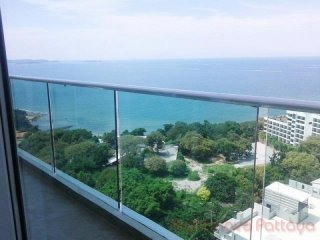 3 Bedroom Condo for sale in Pratumnak -..