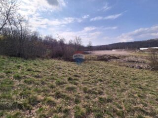 Rijeka,Kastav- zemljište na granici s reciklažnim dvorištem