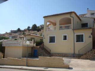 3 Bedrooms - Villa - Alicante - For Sale
