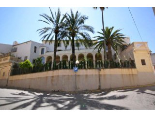 Charming manor house with character in..