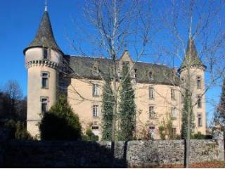 Beautifully restored 10 bedroom chateau..