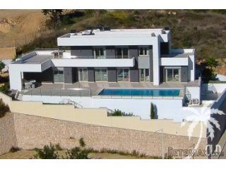 Modern new villa (2013) with beautiful sea views, located..