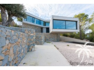Spectacular, modern villa with minimalist design for sale..