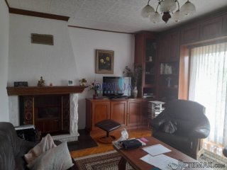 Jušići - kuća dvokatnica iznimnog potencijala s dodatnim gr..