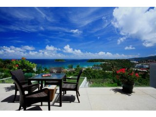 Heights 2-Bed Sea-View Condo -1060 :..