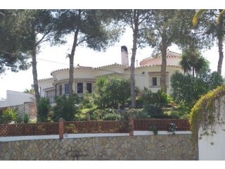 3 bedroom, 2 bathroom Villa, (build 152..