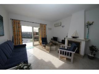 CHARMING THREE BEDROOM APARTMENT