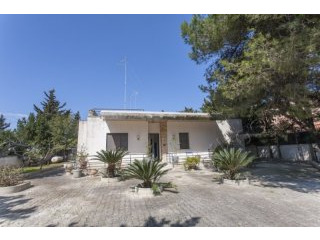 V000236, Beach Villa For Sale In San..
