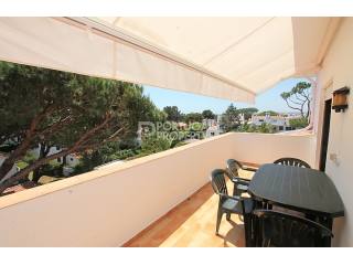Top floor renovated apartment with nice..