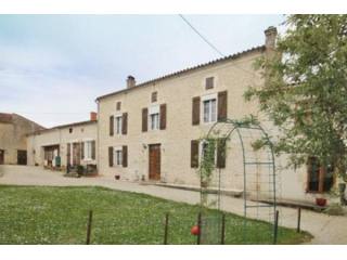Charme (Charente) - For sale : Family..