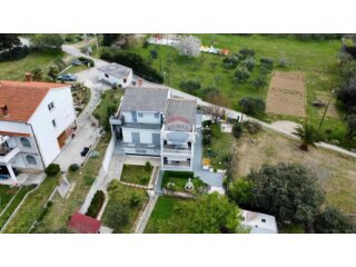 Rab, Kampor- kuća u blizini plaže