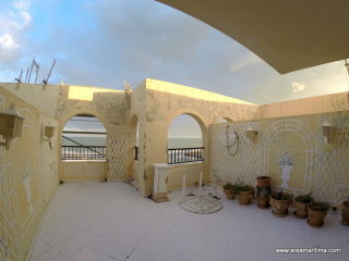 Penthouse for sale, seaviews, a terrace..