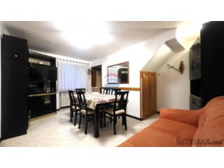 Istra,Brtonigla-Kamena istarska kuća u centru,balkon,mansard