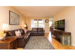 2 bedroom Apartment For Sale: 5550..
