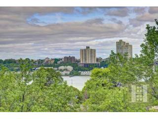 3 bedroom Apartment For Sale: 11..